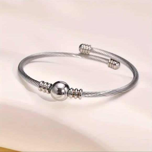 Silver Cable Adjustable Bracelet Stackable New NWT - Picture 1 of 4